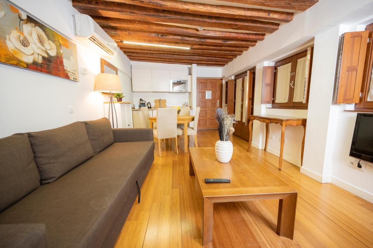Apartamentos Huertas Madrid Exterior foto