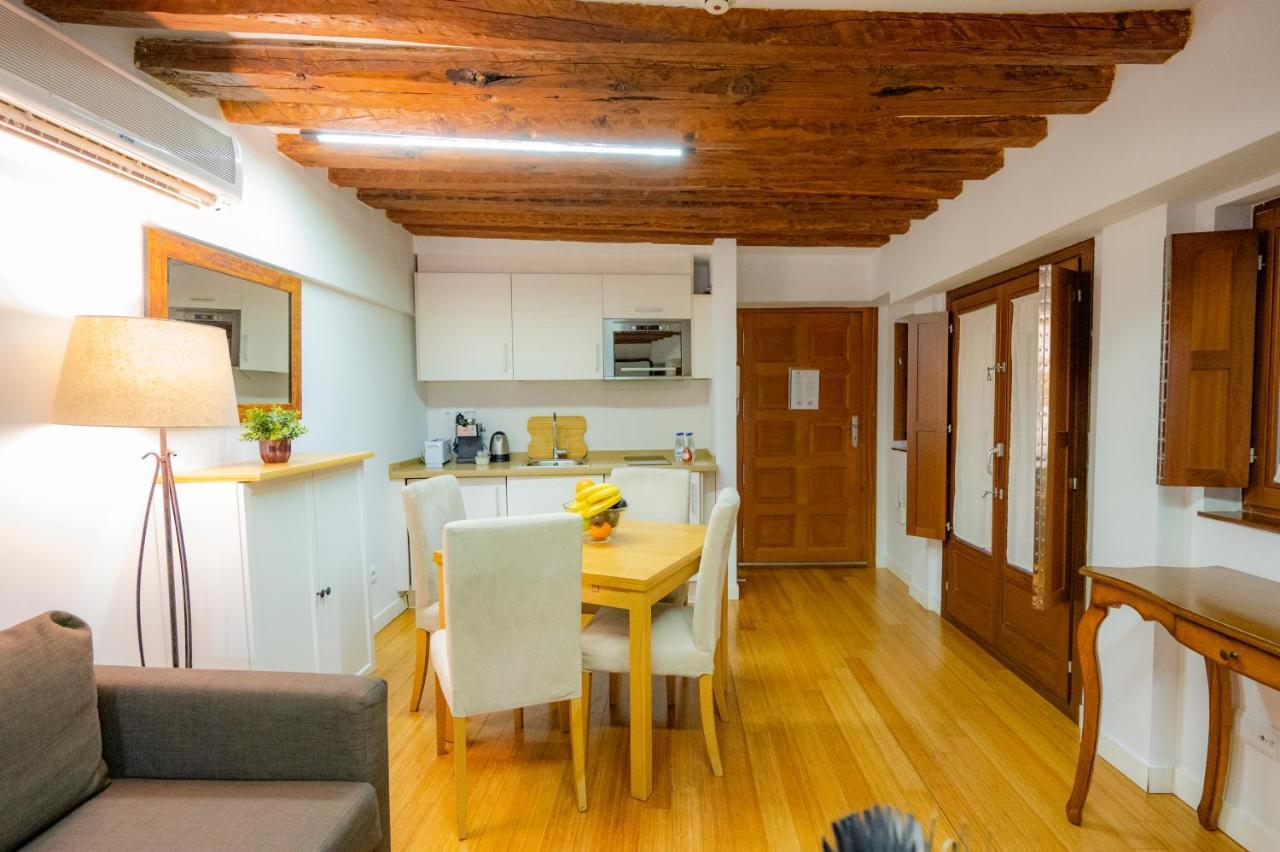 Apartamentos Huertas Madrid Exterior foto