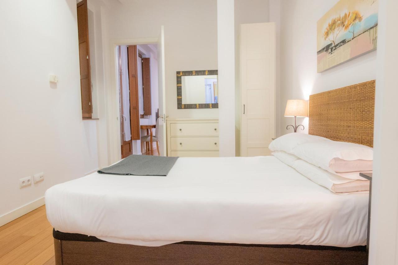 Apartamentos Huertas Madrid Exterior foto