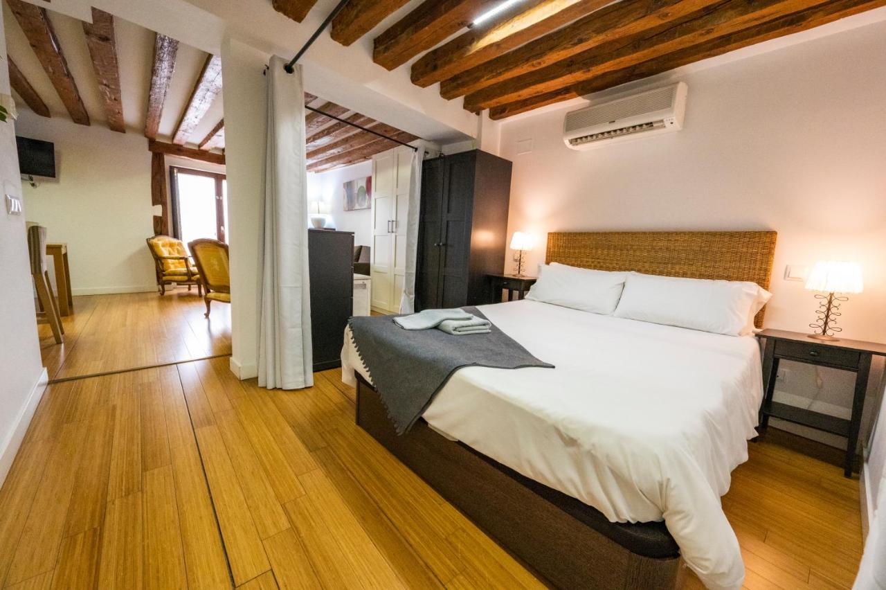 Apartamentos Huertas Madrid Exterior foto